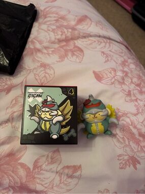 Mcdonalds Hello Kitty x Godzilla Pompompurin Gigan Figure
